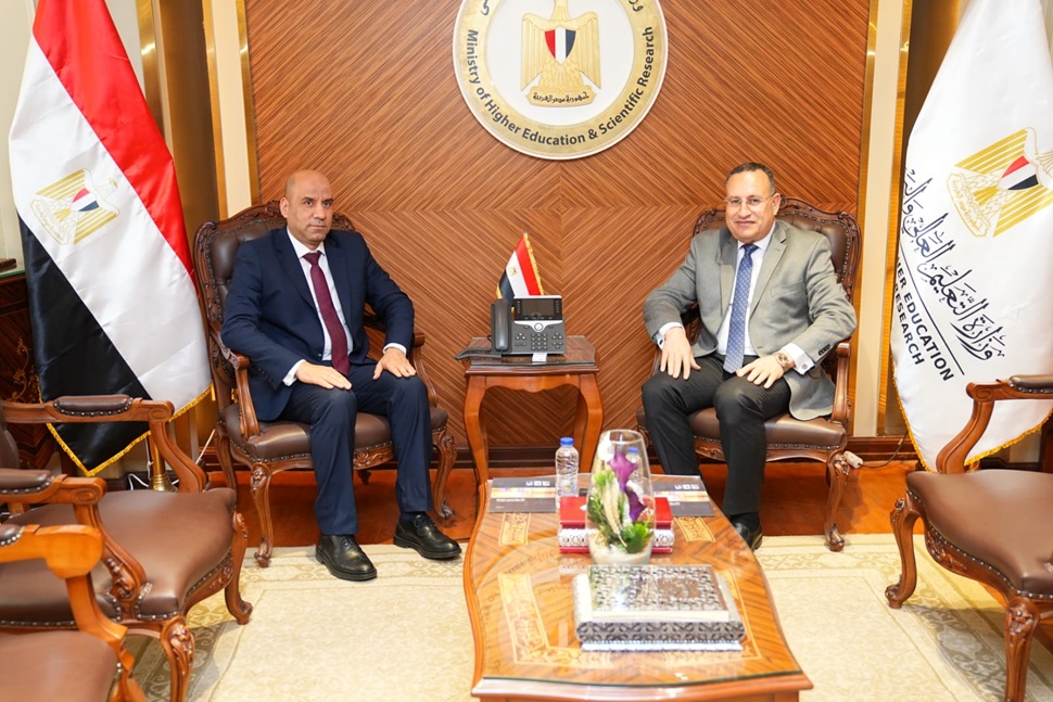 وزيرا التعليم العالي والعمل يبحثان تعزيز التكامل بين التعليم العالي وسوق العمل وإعداد كوادر قادرة على المنافسة محليًّا ودوليًّا