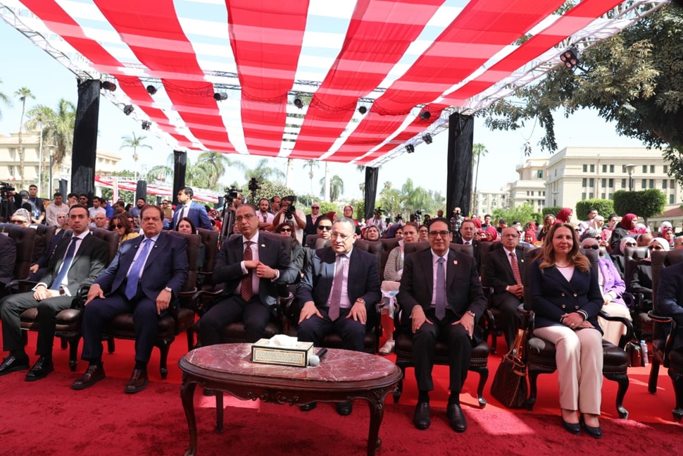 وزير التعليم العالي ومحافظ الجيزة ورئيس جامعة القاهرة يفتتحون ملتقى التوظيف والتدريب بالجامعة لعام 2026