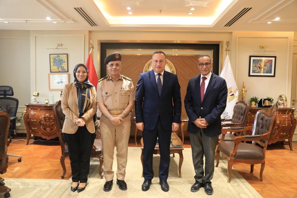 الدكتور عبدالعزيز قنصوة يؤكد أهمية التوسع في إطلاق نداءات لمشروعات تطبيقية وبناء القدرات البحثية في مجال الجينوم