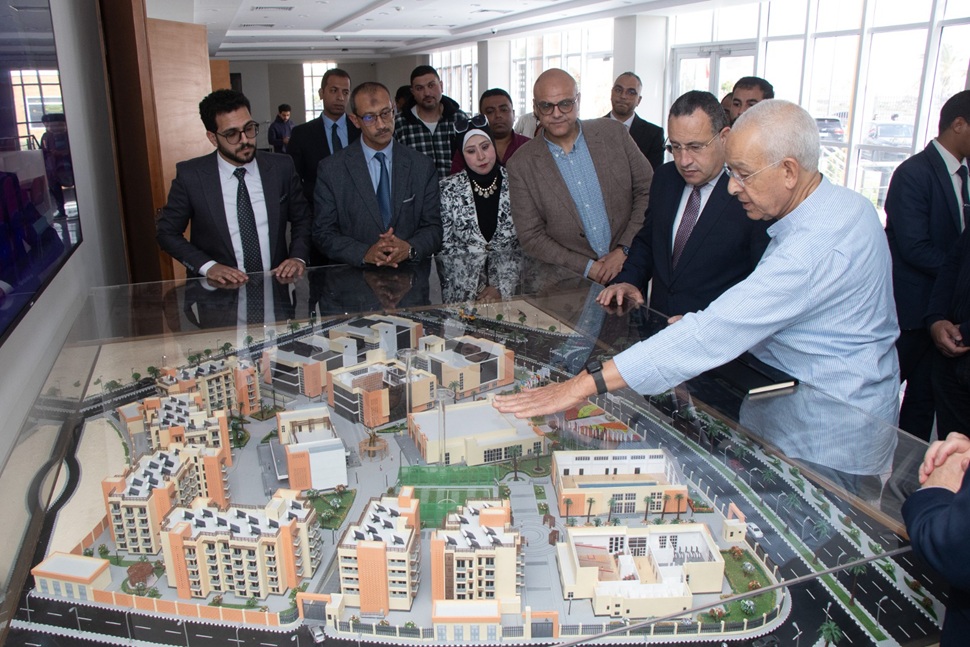 وزير التعليم العالي يتفقد الحرم الجديد لجامعة سنجور بمدينة برج العرب 