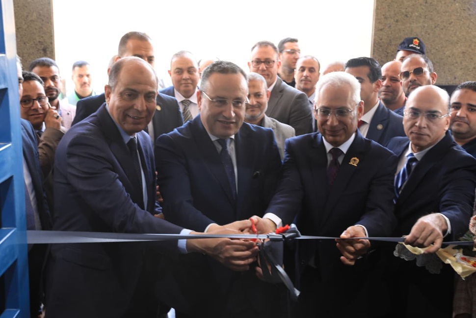 وزير التعليم العالي ومحافظ المنيا ورئيس جامعة المنيا يفتتحون مستشفى استقبال ورعاية الأطفال بجامعة المنيا بتكلفة 300 مليون جنيه